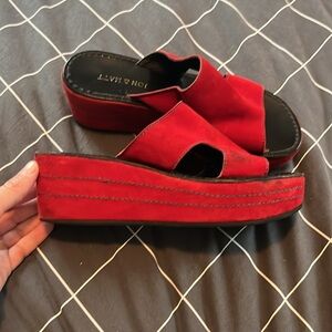 Matt & Jon suede slide red size 6.5